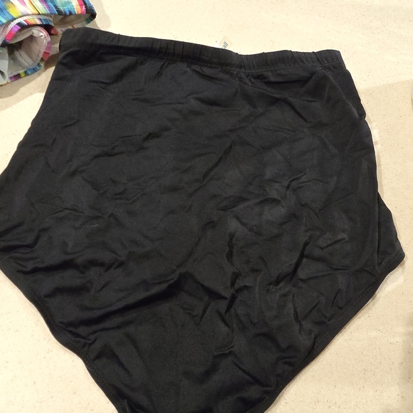 Swimsuits For All Tankini set with high wasted bottoms and floral top - Picture 4 of 6